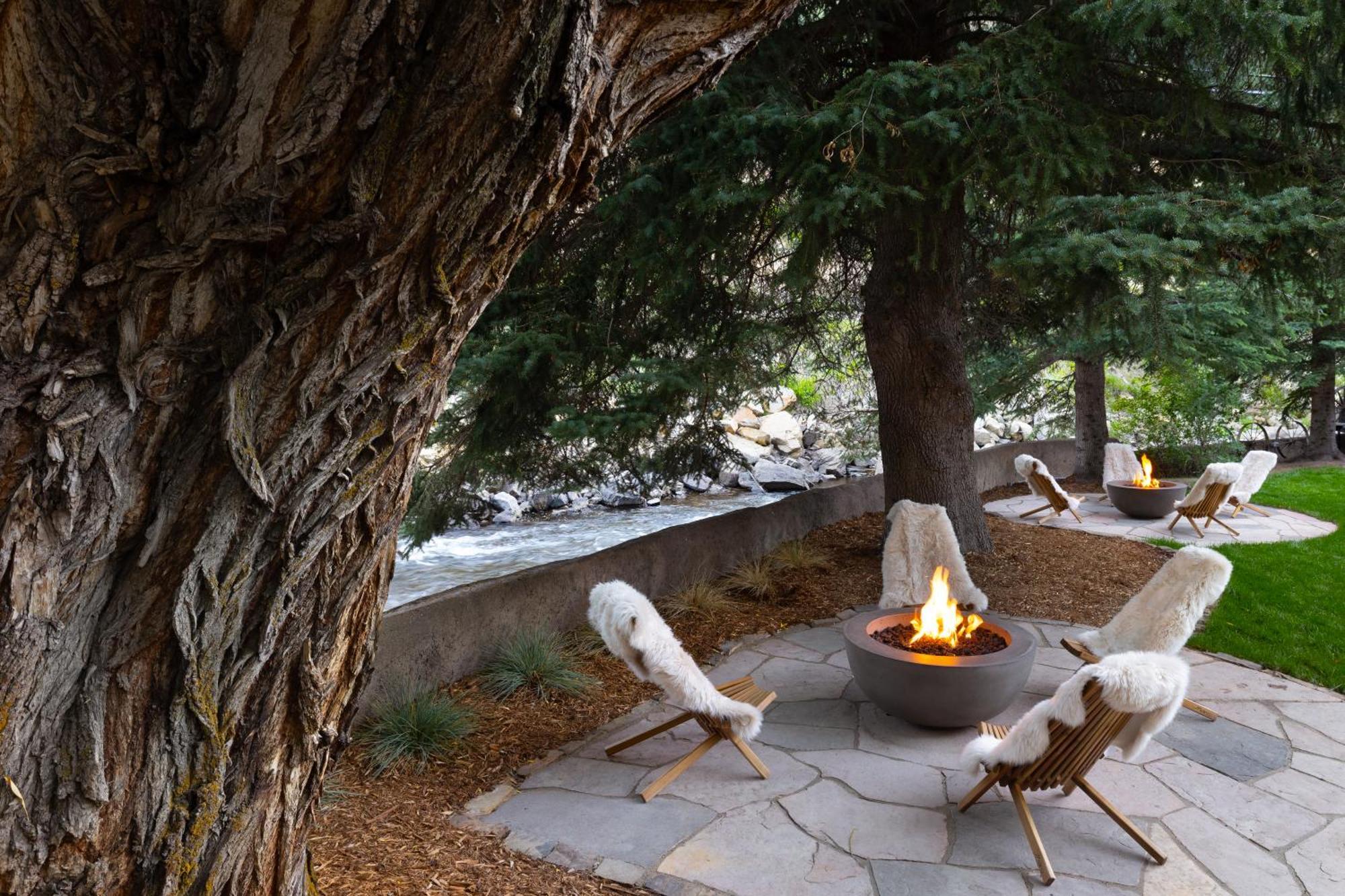 Eagle River Inn *